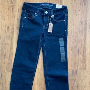 NWT. American Eagle dark denim jeans. Skinny fit.